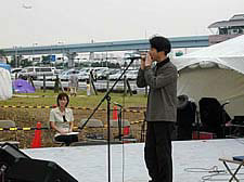 「地球元気村 in お台場」ステージ、ブルース・ハープ奏者の松田幸一さん