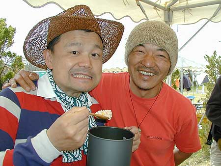シェルパ斉藤さんと林家彦いちさん、ワンバーナー・クッキング