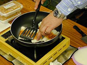 「うなじゆう」料理中