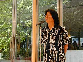 名嘉睦稔さん