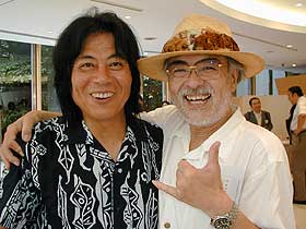 名嘉睦稔さんと油井昌由樹さん