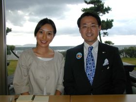 鳥取県の平井伸治知事と。