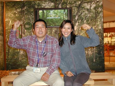 大山のことなら何でも知っている矢田貝繁明館長と。